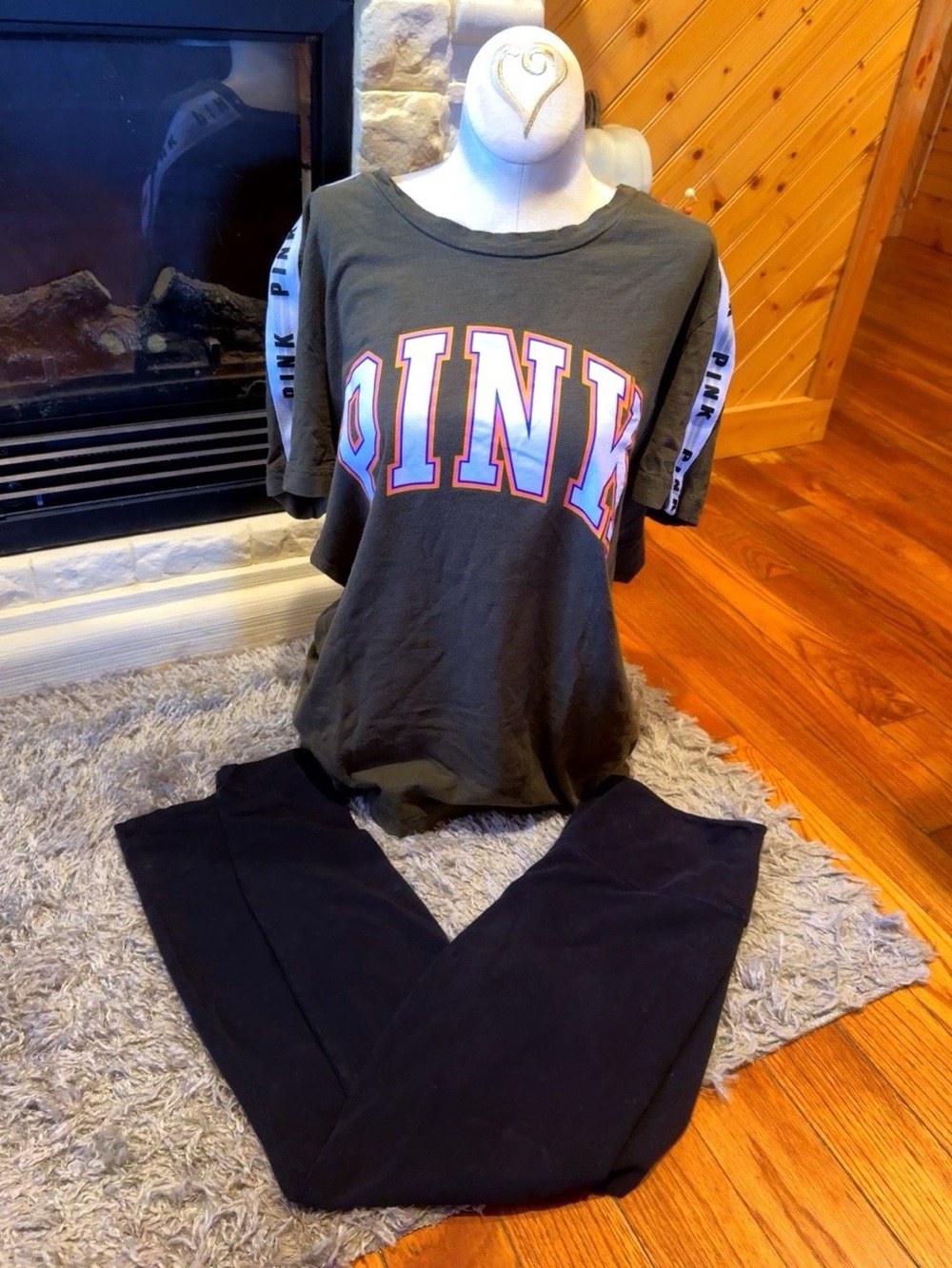 Victoria’s Secret PINK Varsity Logo Tee Leggings Set Size Medium